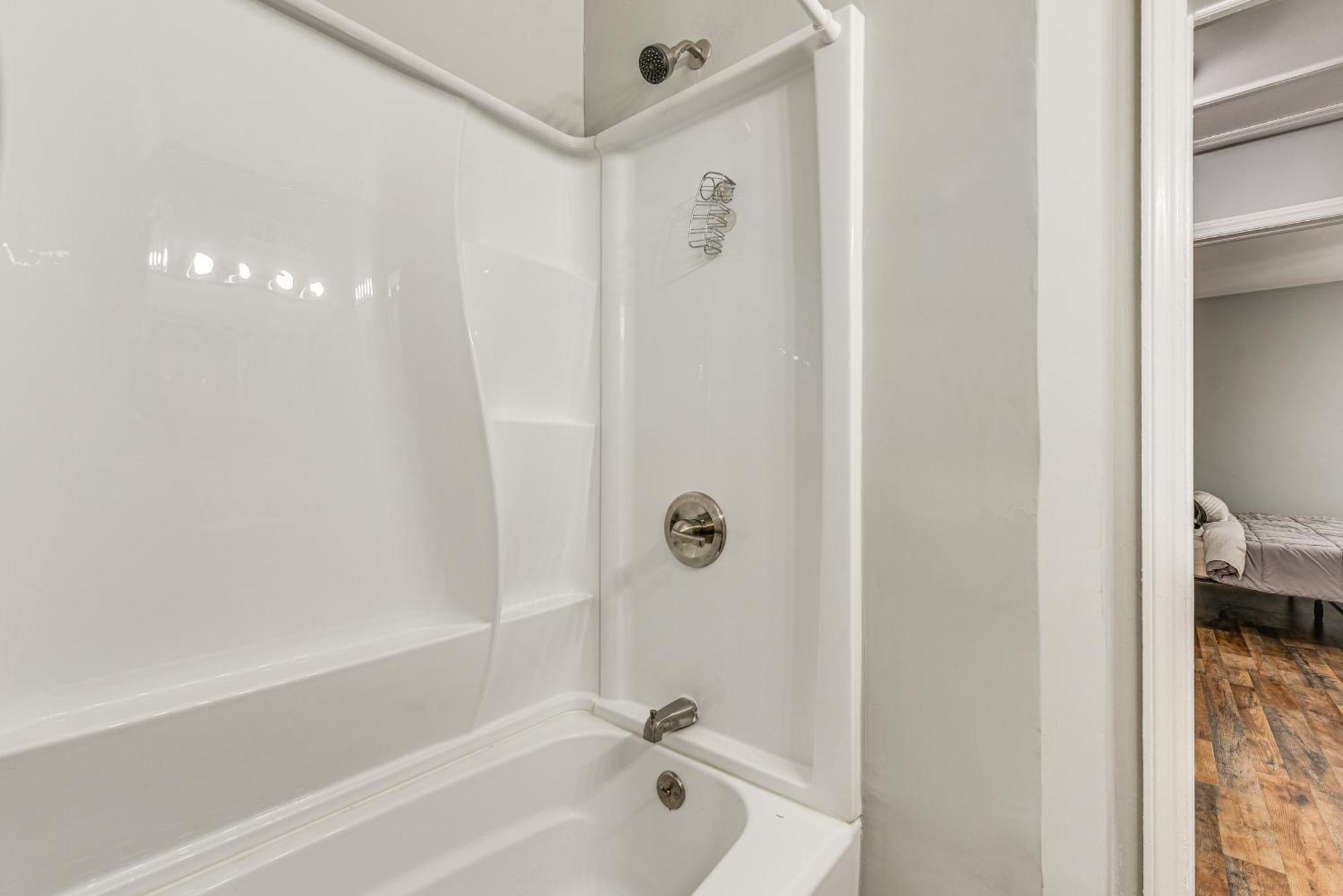 Updated Charlotte Home With Yard About 3 Mi To Uptown! Exteriör bild