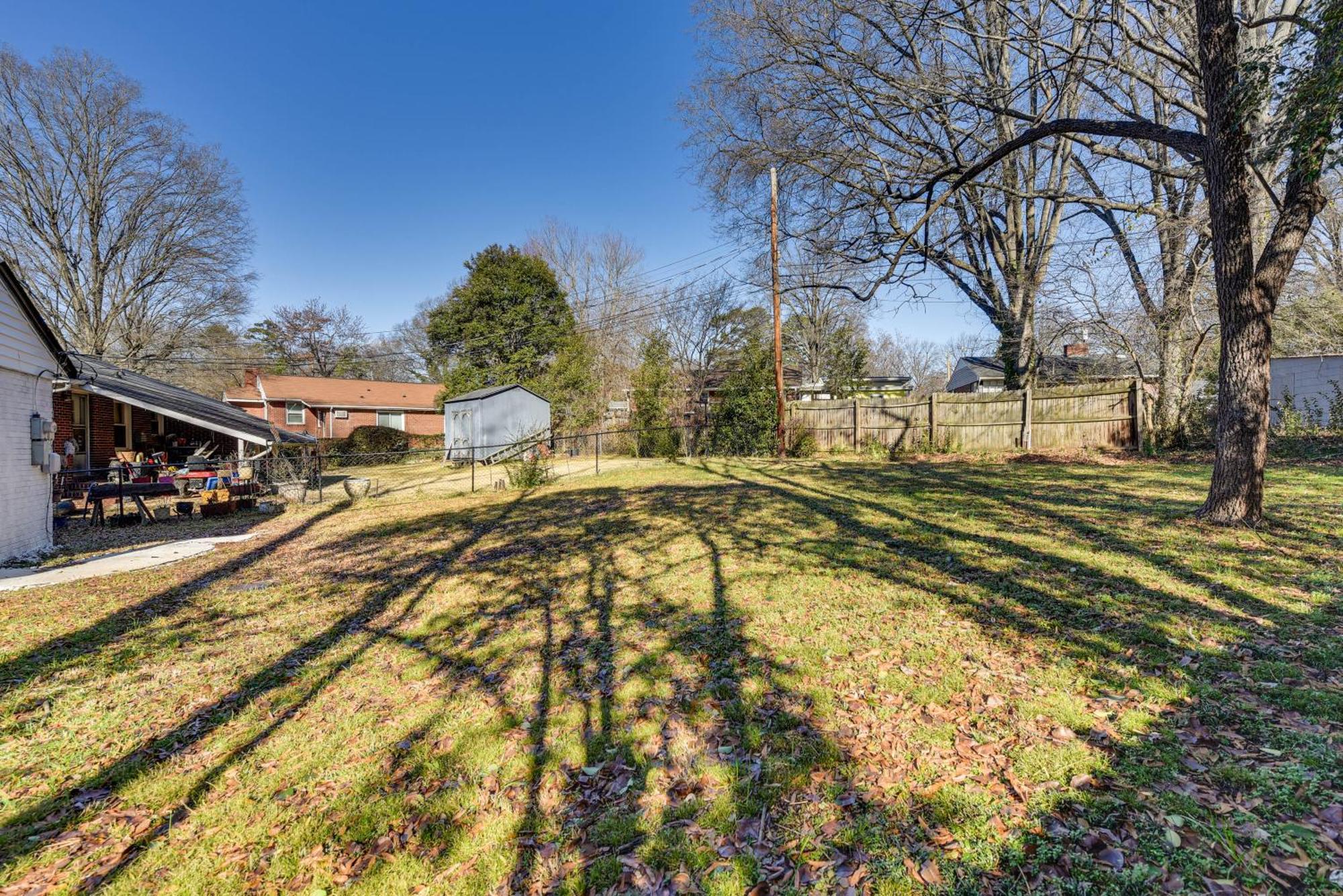 Updated Charlotte Home With Yard About 3 Mi To Uptown! Exteriör bild